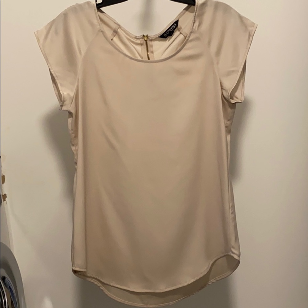 Express Cream Top with Zipper Back